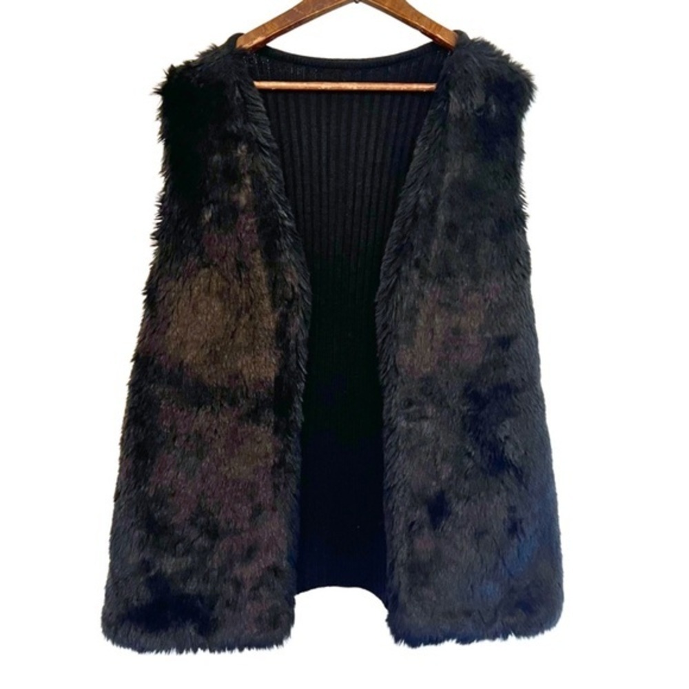 Women’s Large / Extra Large All Black Faux Fur Vest - Picture 3 of 8